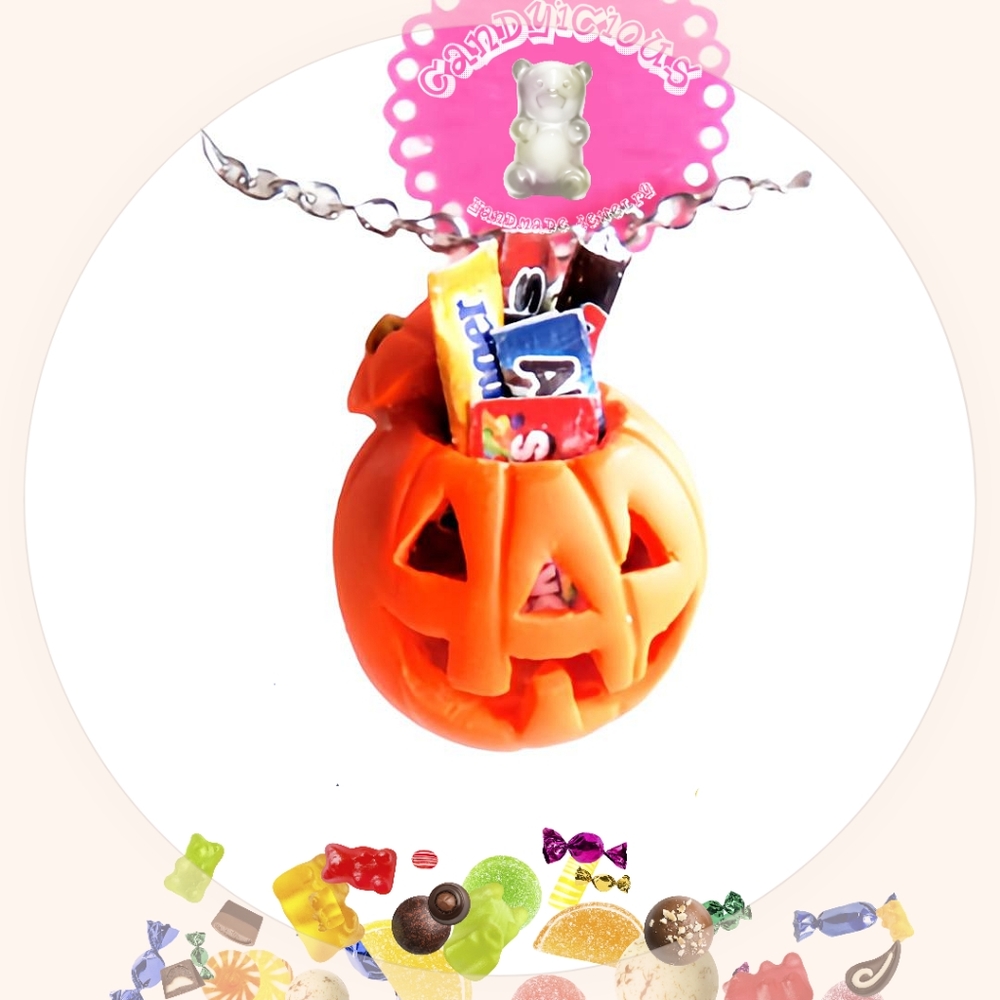 HANDMADE Jack-o'-lantern Trick-or-Treat Pumpkin Holder Candies Necklace